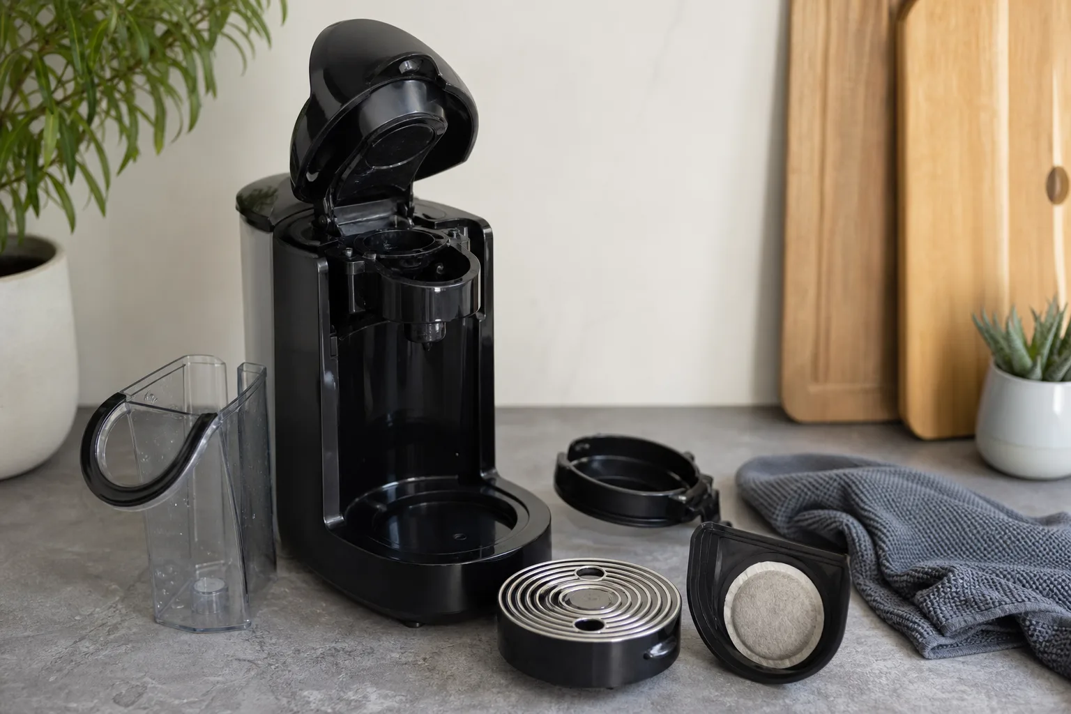 Kaffeepadmachine taeglich reinigen: Diese Schritte sind wichtig